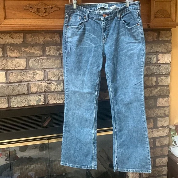 Womens Levi Strauss & co low rise bootcut stretch jeans size 12 short. - Picture 1 of 10